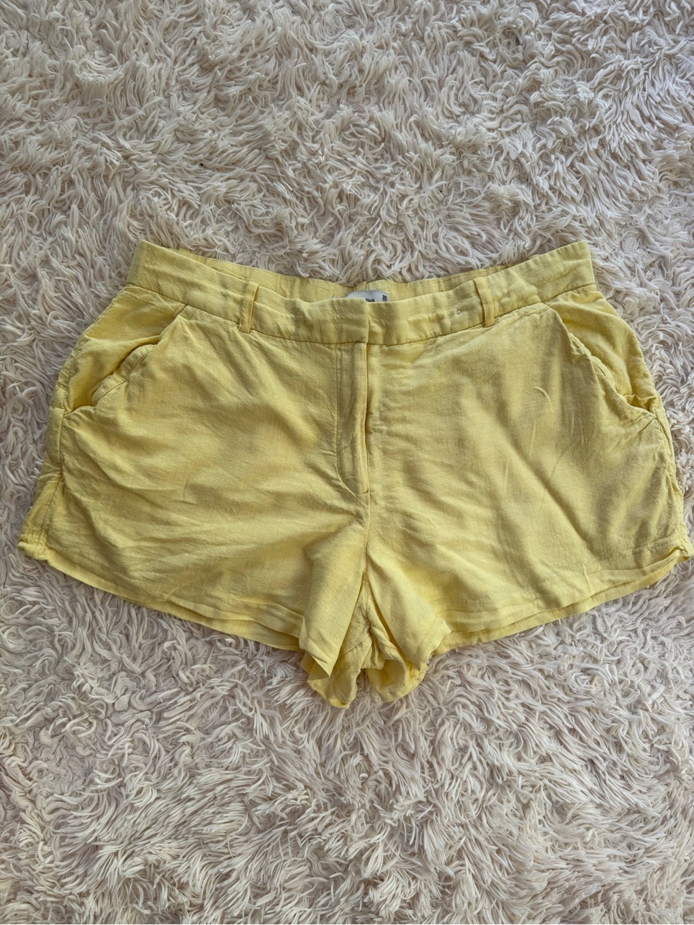 Abercrombie & Fitch Yellow Linen Blend Tailored Shorts Women’s Size 16